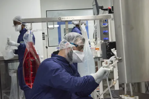 MeiraGTx lab with technician working